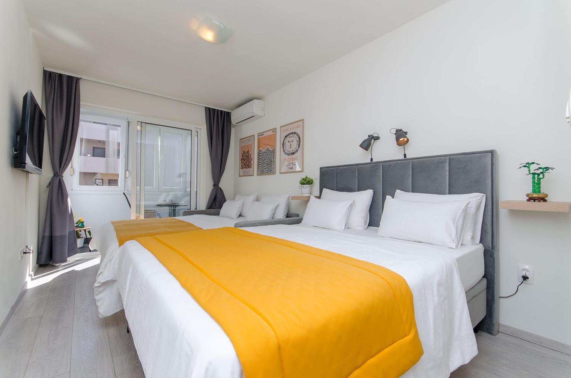 Side By Side Apartments Сплит Экстерьер фото