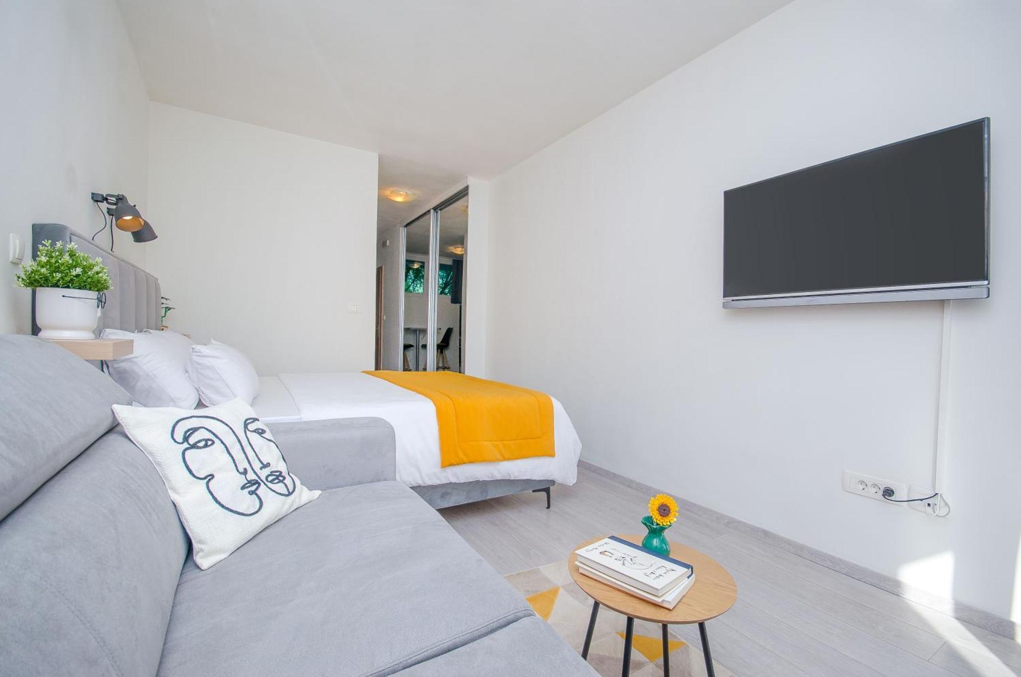 Side By Side Apartments Сплит Экстерьер фото