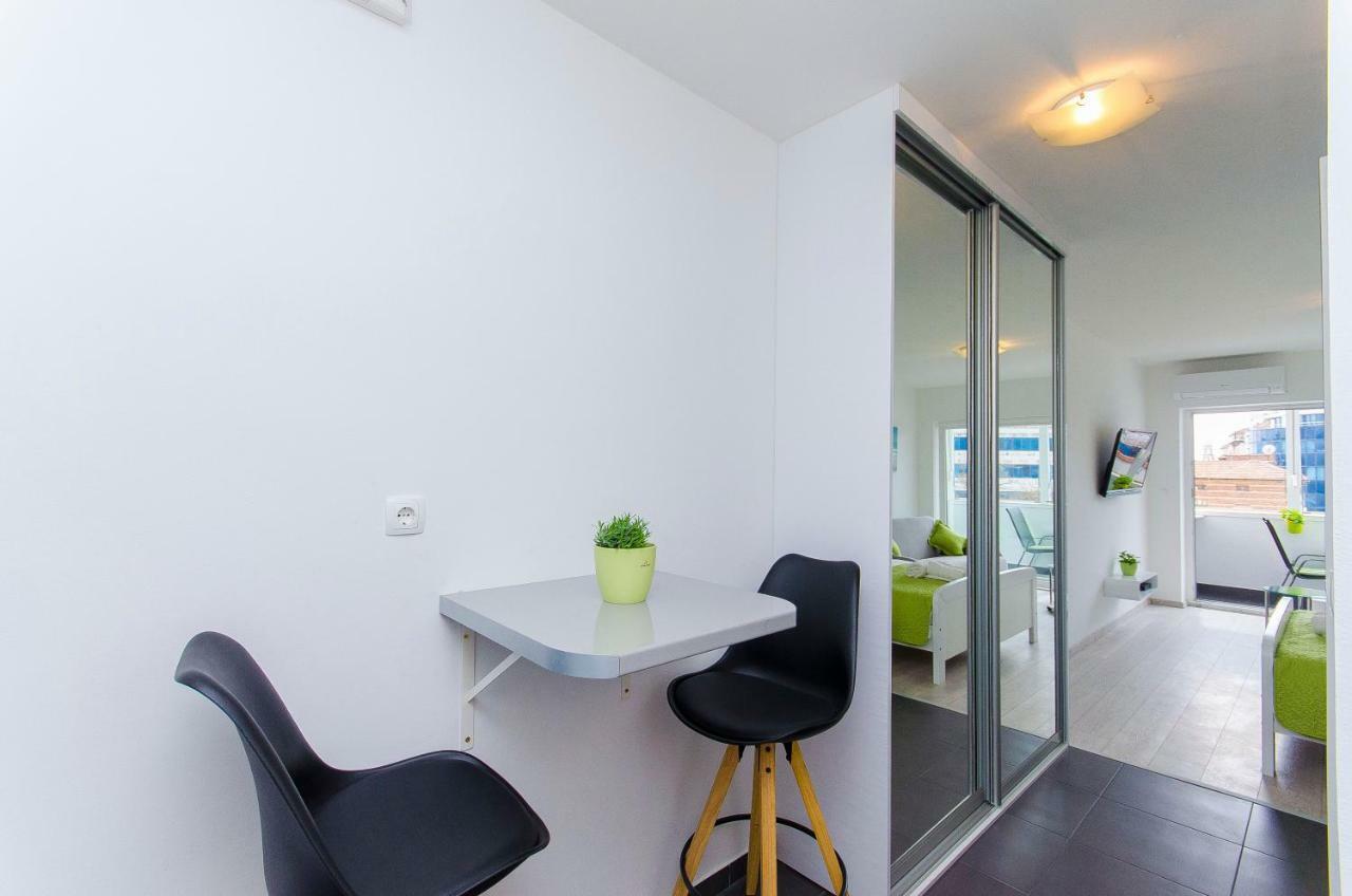 Side By Side Apartments Сплит Экстерьер фото