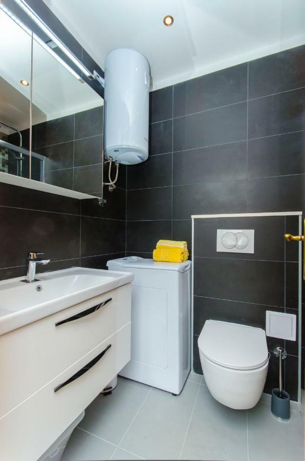 Side By Side Apartments Сплит Экстерьер фото