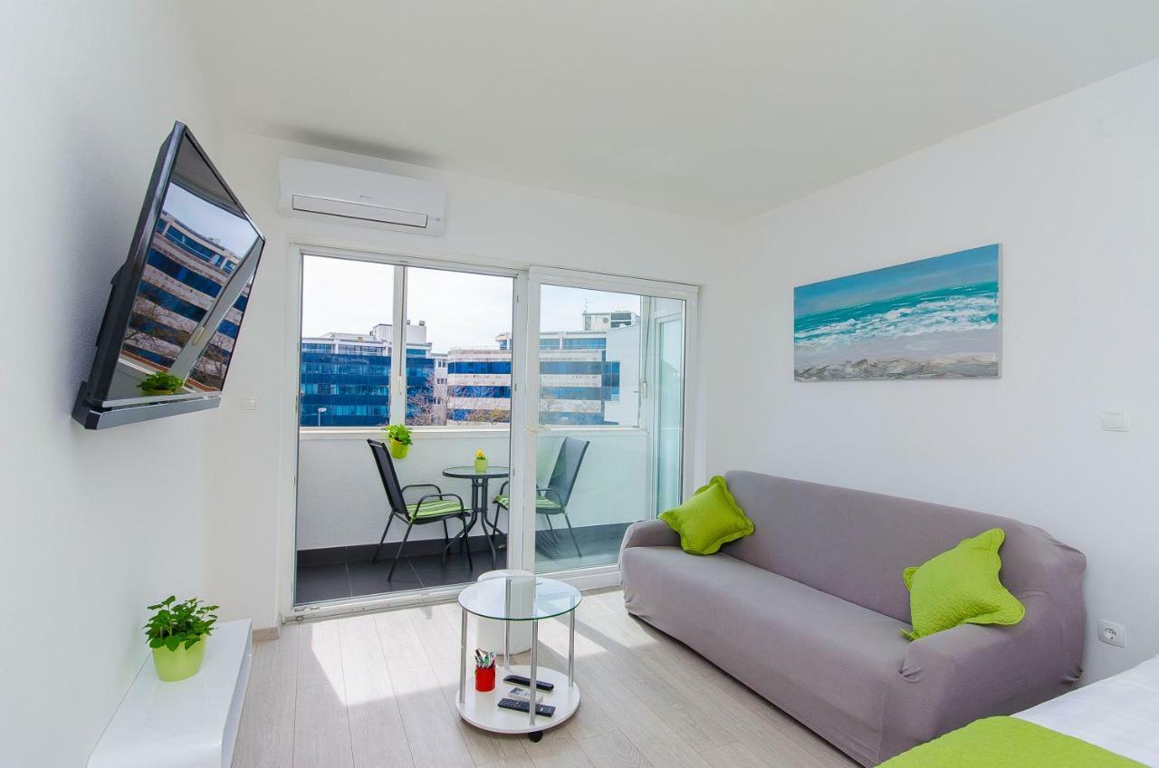 Side By Side Apartments Сплит Экстерьер фото